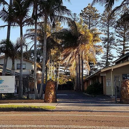 El Lago Tourist Park Entrance Exterior photo
