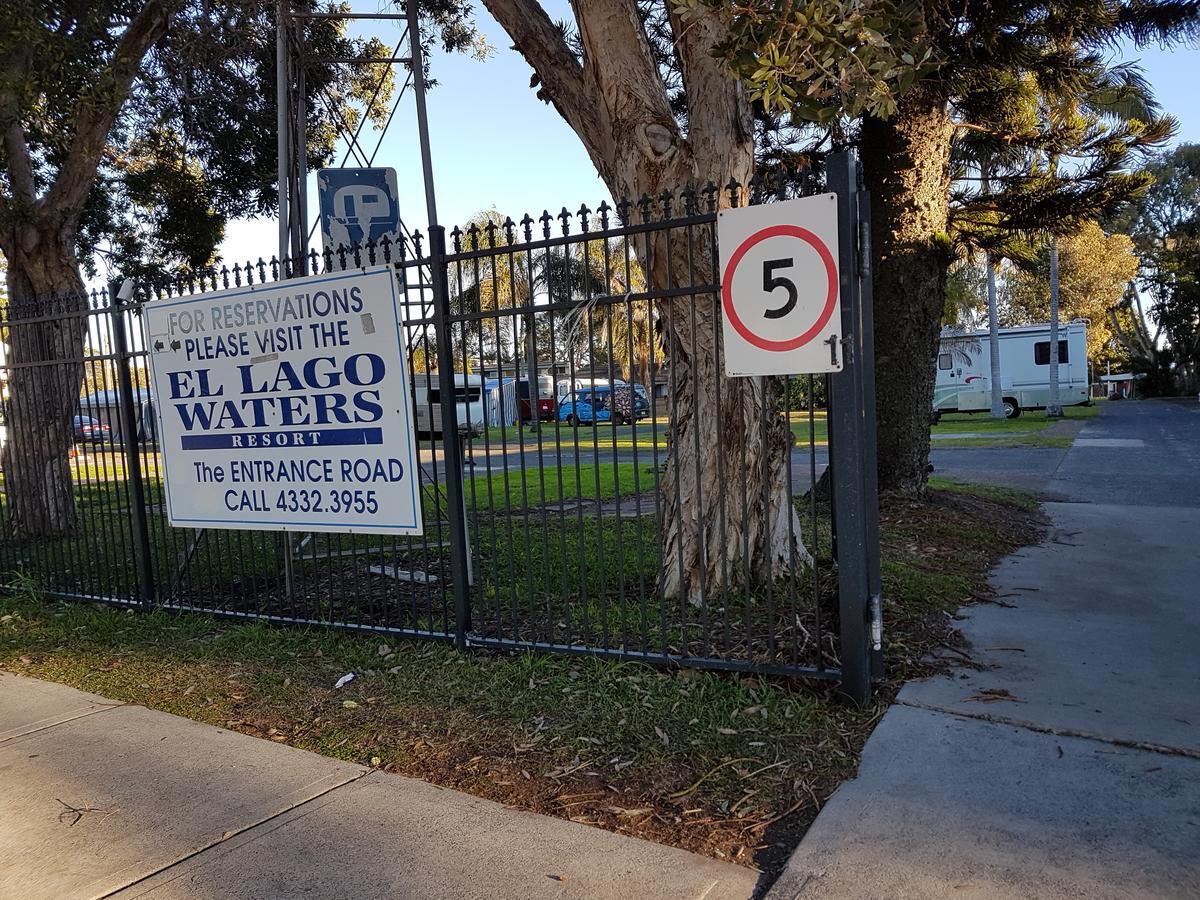 El Lago Tourist Park Entrance Exterior photo