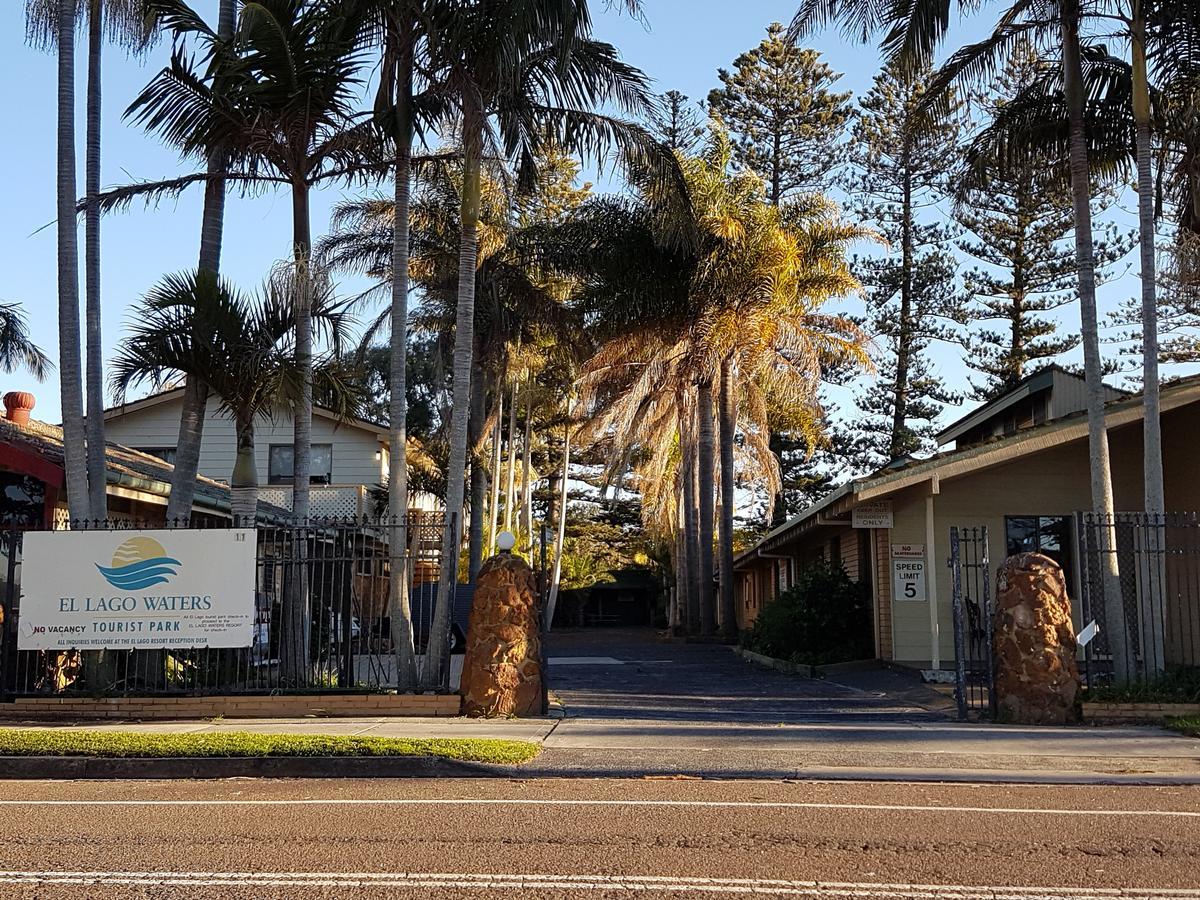 El Lago Tourist Park Entrance Exterior photo